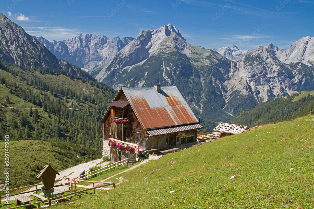 Plumsjochhütte im Karwendel