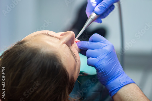 Dentist treats teeth