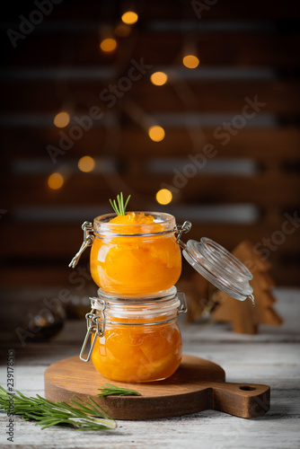 Obraz na płótnie jam on a wooden table, xmas theme w salonie