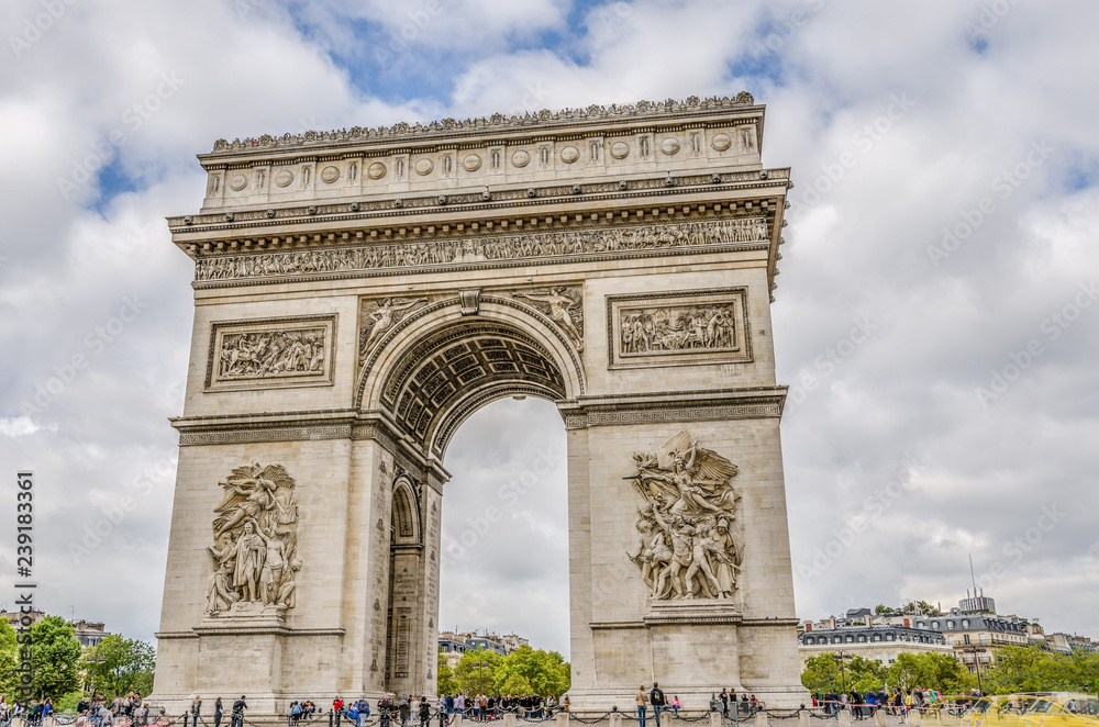 Paris arc de triomphe Totale