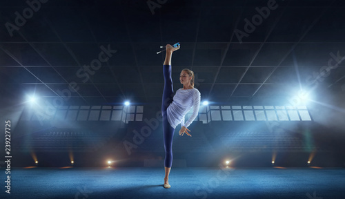 Rhythmic gymnastics © VIAR PRO studio