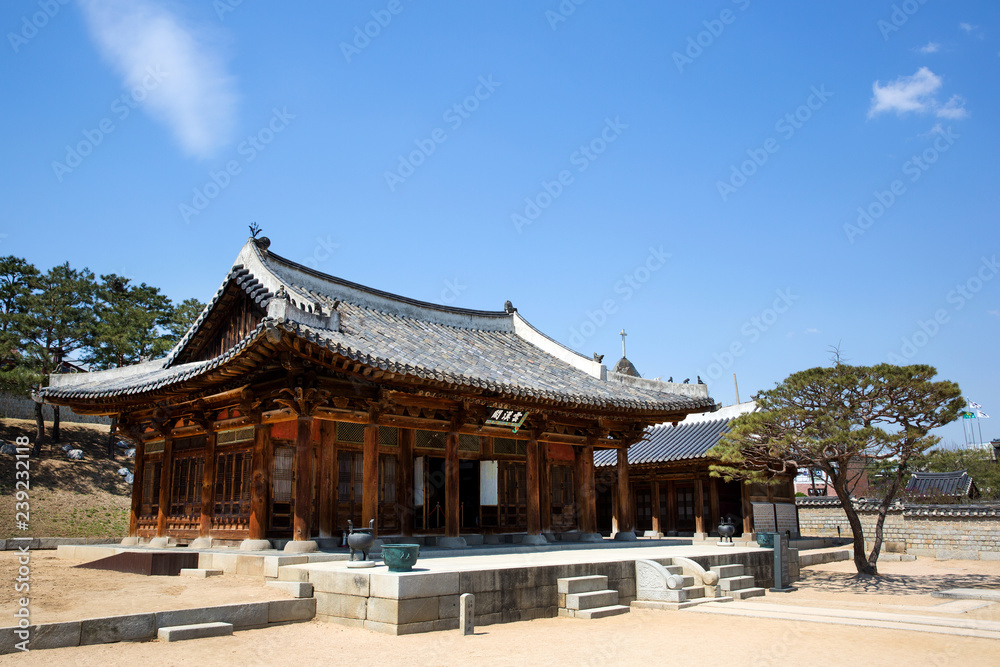Hwaseong Temporary Palace. Suwon Hwaseong Fortress is a fortress wall during the Joseon Dynasty and is a World Heritage Site owned by Korea. Hwaseong Temporary Palace. Suwon Hwaseong Fortress is a fortress wall during the Joseon Dynasty and is a World Heritage Site owned by Korea.