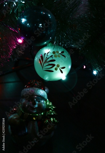 Green ball on the Christmas tree 