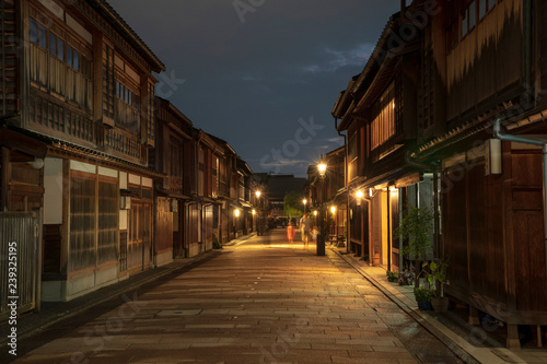 夜の金沢　ひがし茶屋街 © Nature K Photostudio