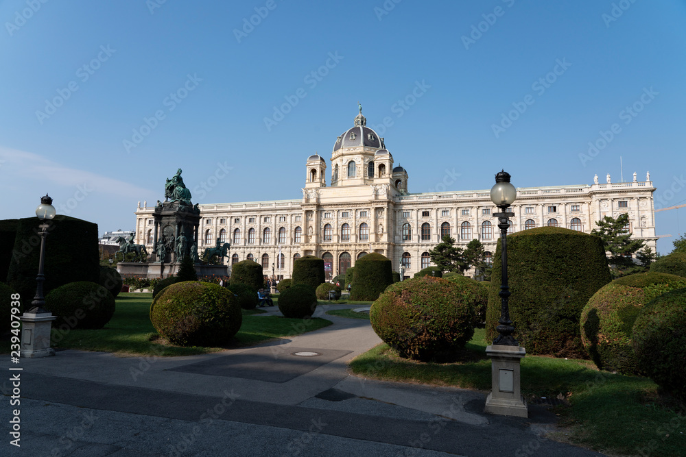 Kunsthistorisches Museum in Wien und Maria Theresia Denkmal 