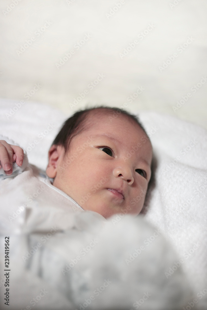 天国 ストレンジャー 真鍮 生まれ たばかり の 赤ちゃん 写真 コーン 攻撃 大学生