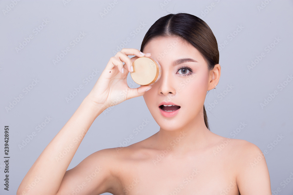 model present showing cosmetic make up package model present showing cosmetic make up package