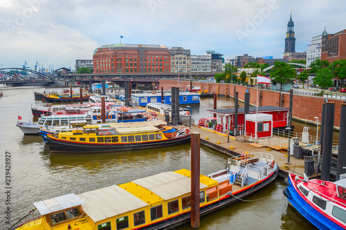 Hamburg skyline, harbor wit...