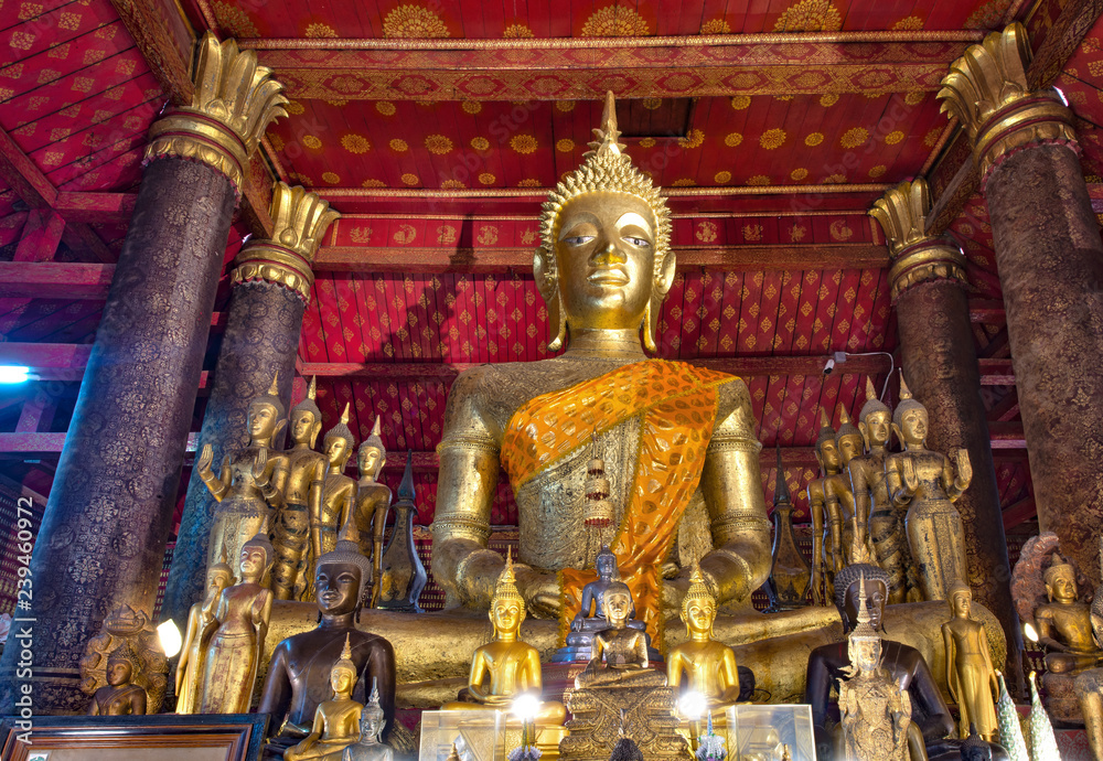 Laos, Luang Prabang : temple Vat Xieng Thong : Bouddha