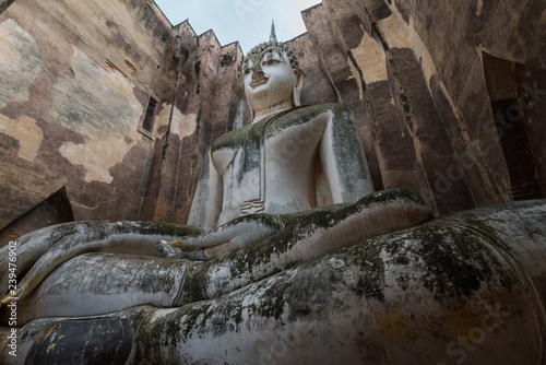 Sukhothai historical Park, Wat Si Chum (temple) in Sukhothai historical park, Sukhothai, Thailand.