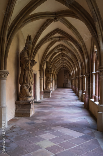 Kreuzgang im Dom zu Trier