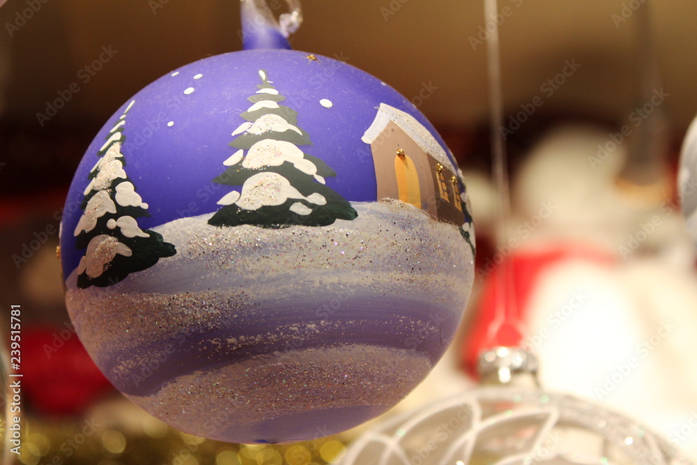 Albero Di Natale In Vetro Soffiato Decorazione di natale in vetro soffiato decorato a mano foto de Stock