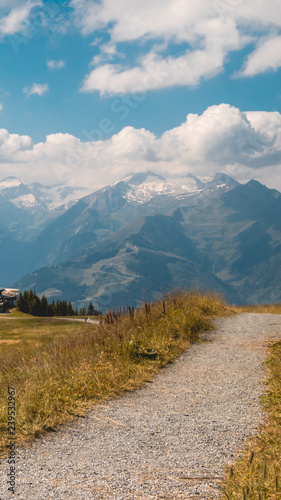 Smartphone HD wallpaper of beautiful alpine view at Zell am See - Zeller See - Salzburg - Austria