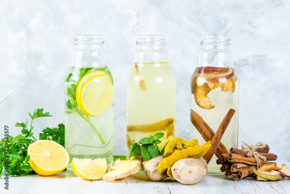 Winter detox drinks - drinking vinegars with cinnamon, ginger and lemon Winter detox drinks - drinking vinegars with cinnamon, ginger and lemon