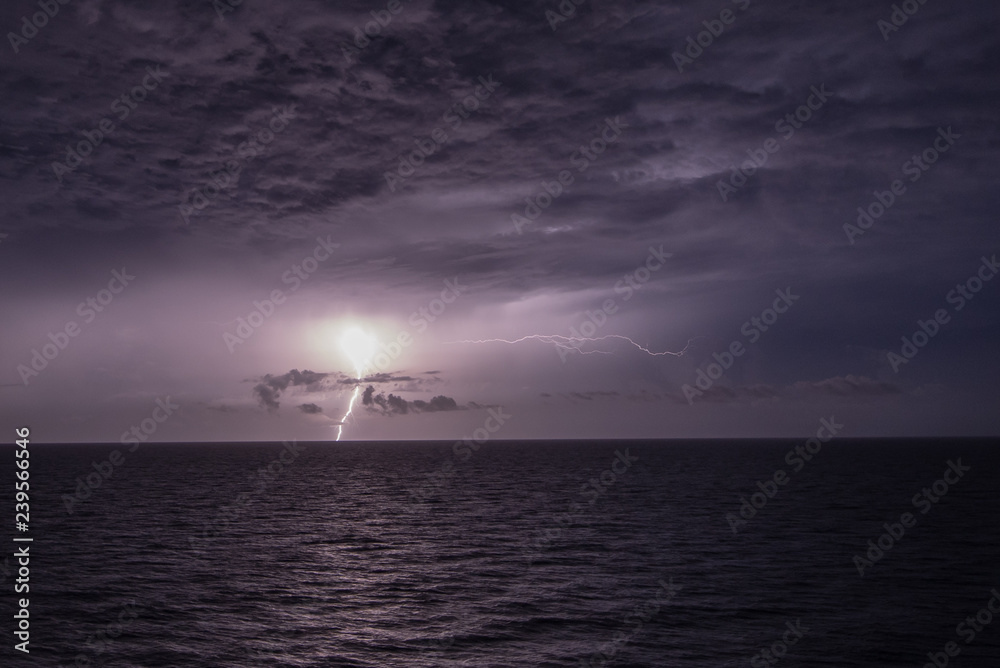 Obraz premium storm over the sea