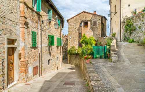 Fototapeta Naklejka Na Ścianę i Meble -  Scenic sight in Anghiari, in the Province of Arezzo, Tuscany, Italy.
