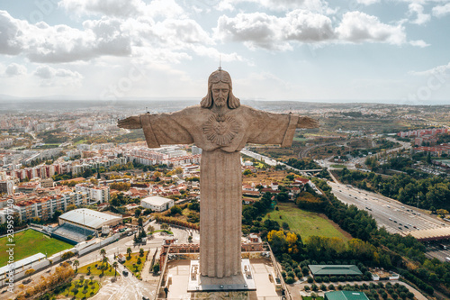 Canvas Print Aerial view of the statue of Cristo-Rei in Lisbon