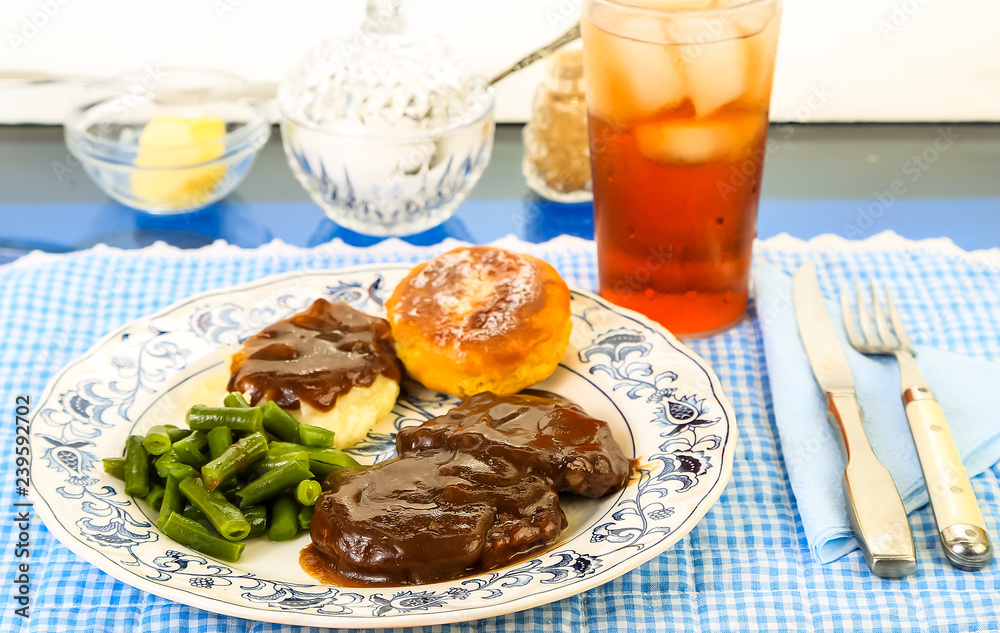 Minute Steaks in Brown Gravy with Mashed Potatoes and Green Beans Minute Steaks in Brown Gravy with Mashed Potatoes and Green Beans