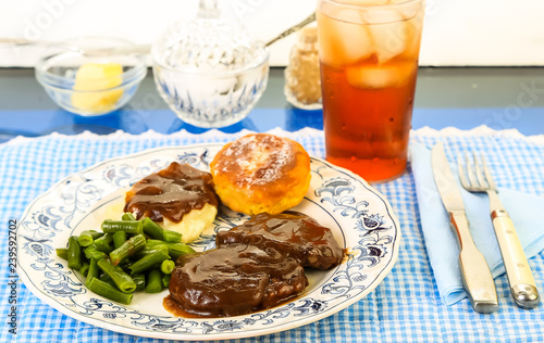 Minute Steaks in Brown Gravy with Mashed Potatoes and Green Beans