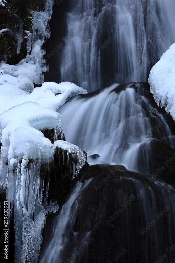 冬の不動の滝