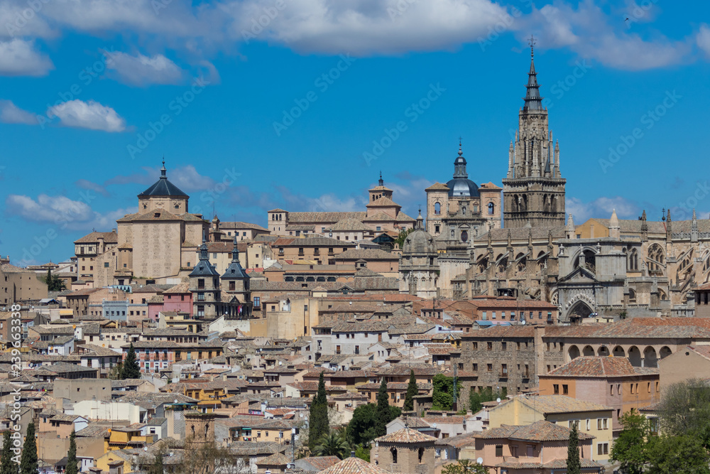 Obraz premium Toledo, Spain - a Unesco World Heritage Site, Toledo is a medium size city cultural influences of Christians, Muslims and Jews, well displayed in the Old Town