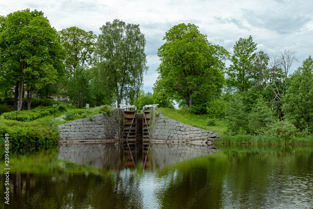 Obraz premium Sea lock at a canal in Sweden