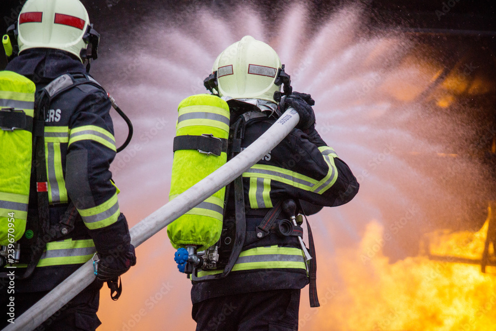 Sapeurs Pompiers en action Sapeurs Pompiers en action