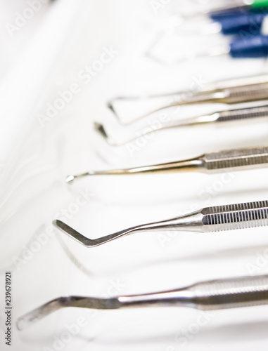 Instrumente für die Zahnreinigung