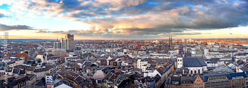 Luftbildaufnahme der Stadt Bonn mit Stadthaus