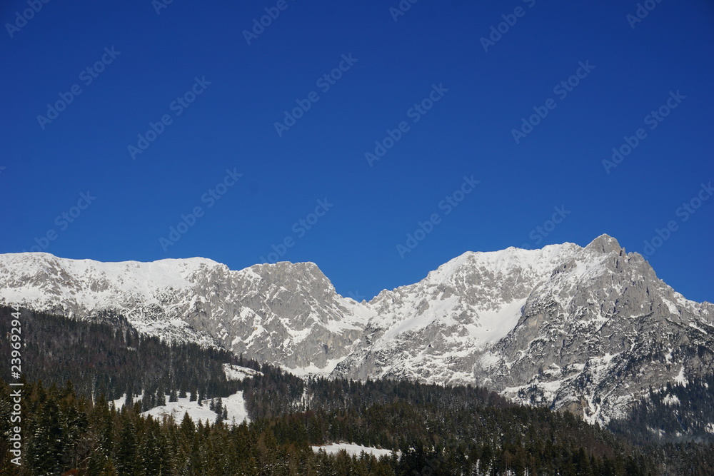 Wilder Kaiser im Winter in Ellmau, Tirol, Österreich