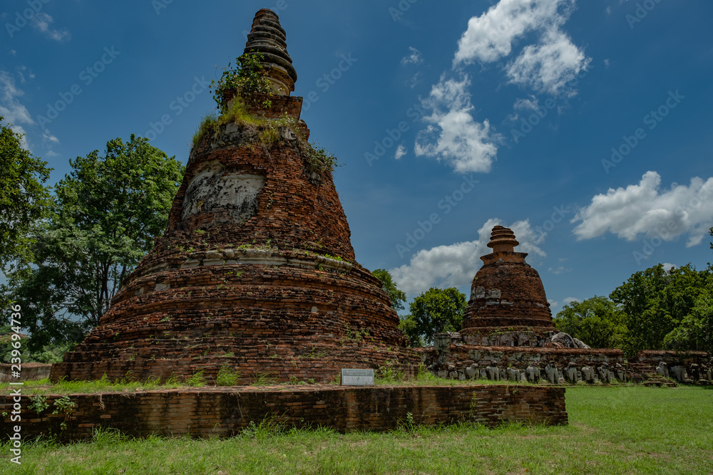 Fototapeta premium Famous temple in Thailand (Wat Maheyong)