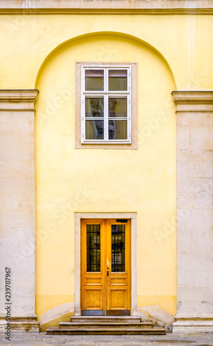 old wooden door © fottoo