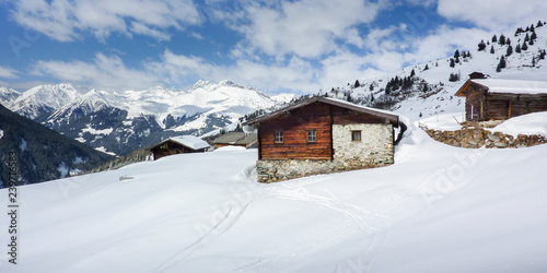 Schihütte in einer Winterlandschaft als Panorama