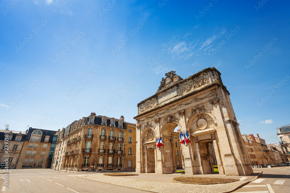 Porte Desilles on Place du Luxembourg in Nancy