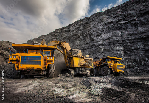 Obraz na plátně coal dumpers in a coal mine for coal loading