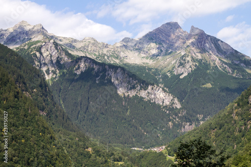 Fototapeta Naklejka Na Ścianę i Meble -  Valle Maggia (Canton Ticino, Svizzera)