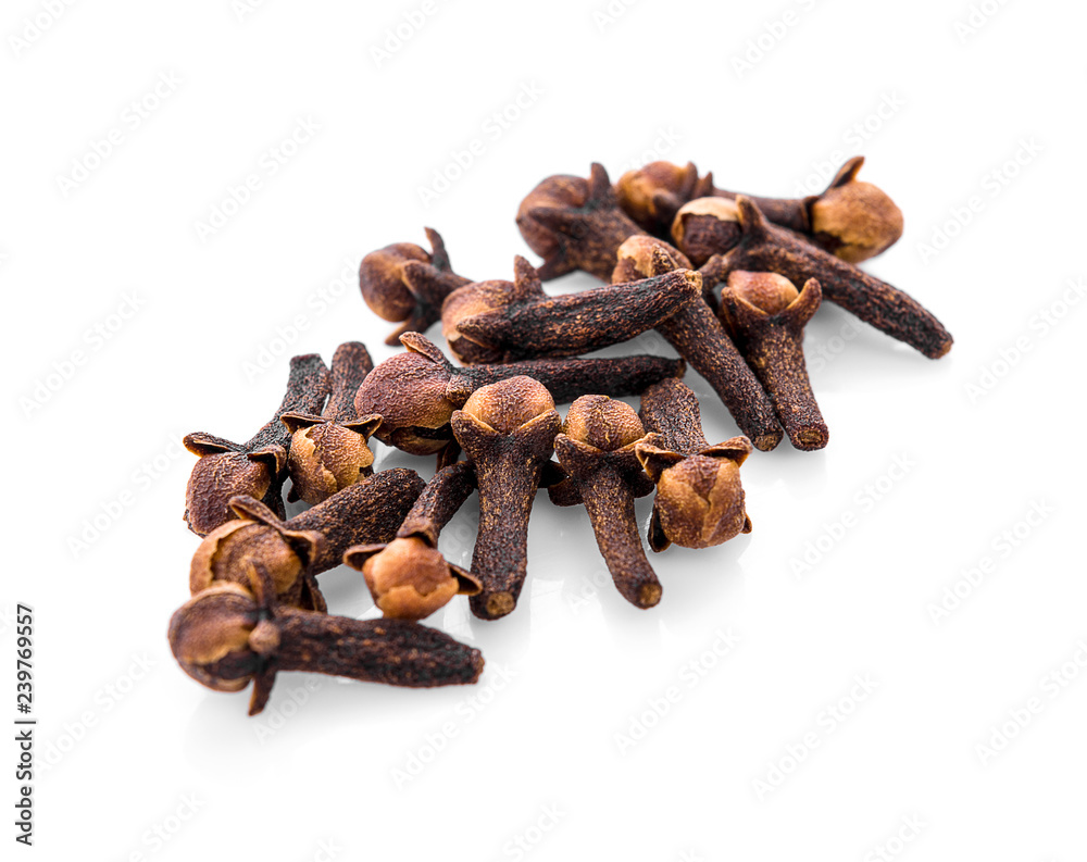 dry cloves on white background - Image dry cloves on white background - Image