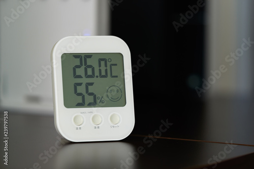 Indoor thermometer with humidity monitor photo