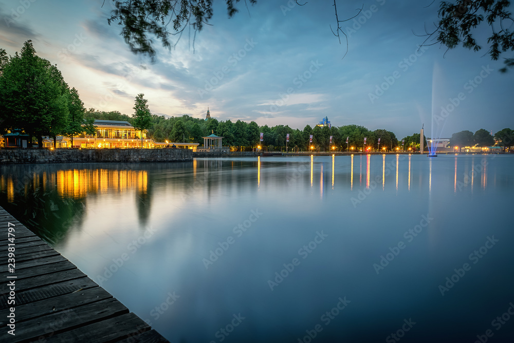 Obraz premium Nordufer vom Maschsee Hannover an einem Abend im Frühling
