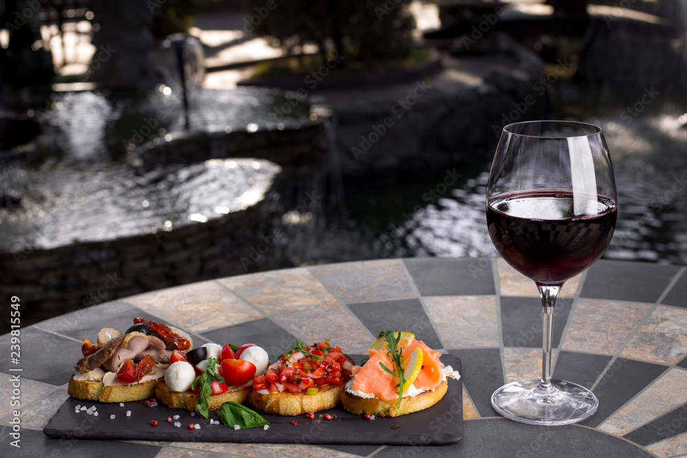 red wine canapes and bruschetta