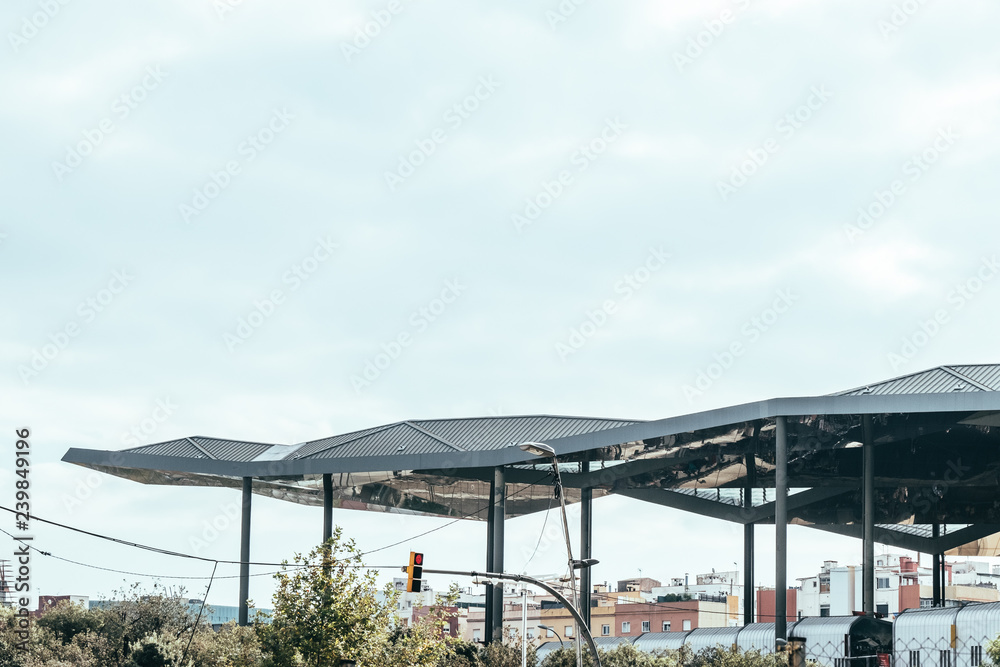 Marché aux puces Els Encants à Barcelone, plafond en miroirs Marché aux puces Els Encants à Barcelone, plafond en miroirs
