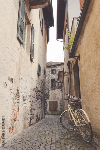 bike parked in a narrow alley © NDStock