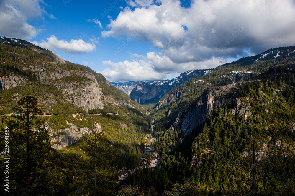 Yosemite valley and mountains - Yosemite National Park