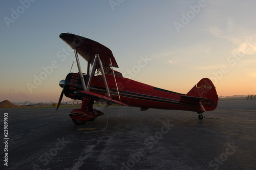 Bi-wing airplane