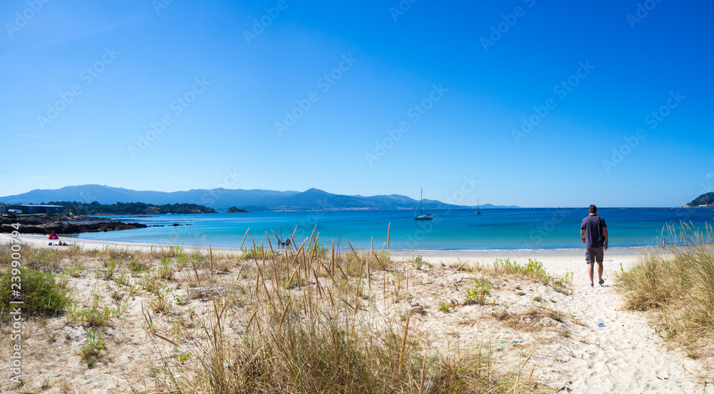 Playas en la zona de Muros a Corrubedo en la Costa da Morte de Galicia, España, verano de 2018
