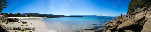 Playas paradis  acas con arena blanca y mar azul en la zona de Muros a Corrubedo en la Costa da Morte de Galicia  Espa  a  verano de 2018