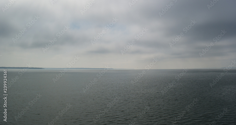 Fototapeta premium Panoramic view of a dam