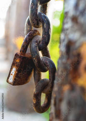 Rusted chanin and lock photo