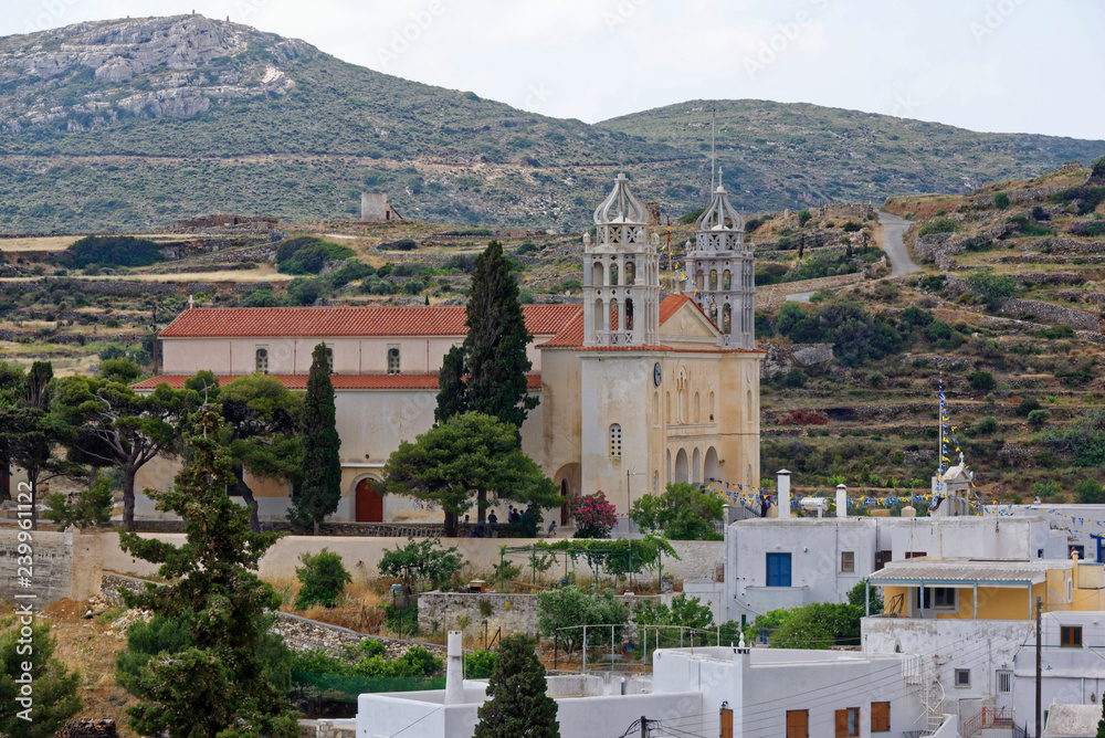 L’Eglise Sainte Trinité à Lefkes, ile de Paros, Cyclades, Grèce
