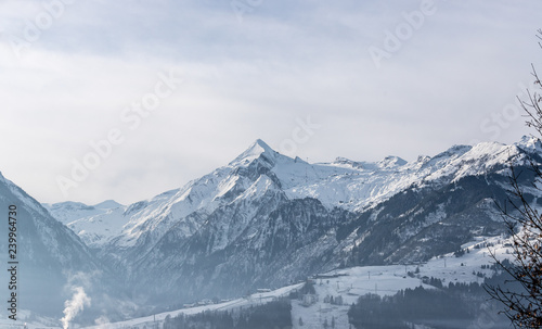 Snowy Kitzsteinhorn in winter, ski lift, Austria © Patrick Daxenbichler